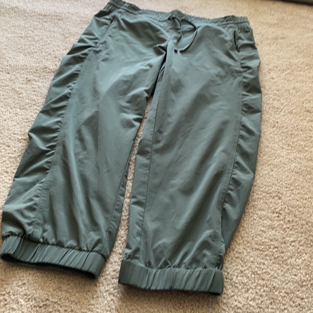 Athleta Capri Nylon Workout Pants, Drawstring